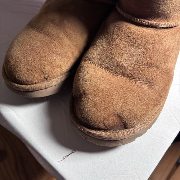 UGG Australia Bailey Bow II Boots | Kids Size 4 Chestnut Sheepskin - Picture 2 of 5